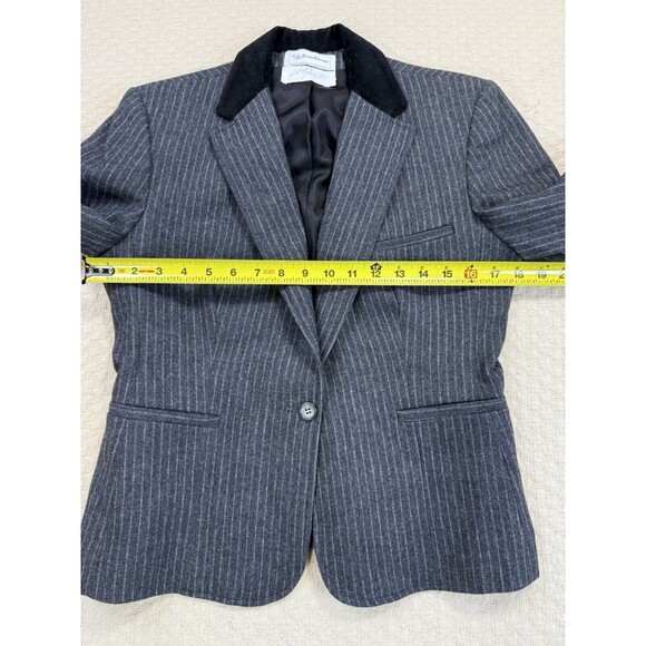Evan Picone Lord & Taylor Pinstripe Blazer Velvet Collar Vintage | Size 12 - Picture 13 of 14